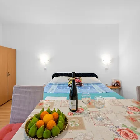 Awesome In With Kitchen Apartment *