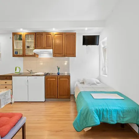 Awesome In With Kitchen Apartment *